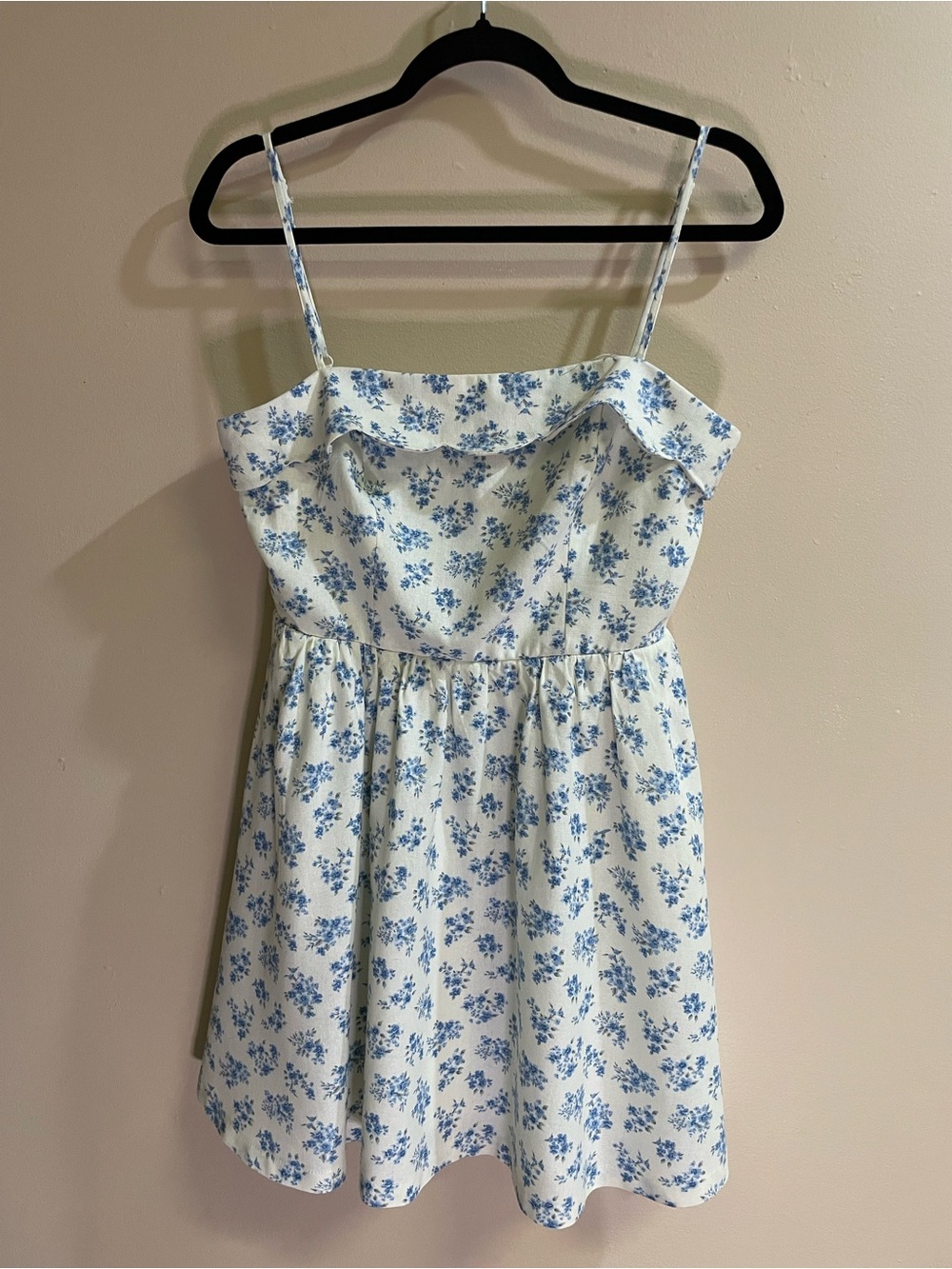 NWT Francesca’s Elena Scalloped Trim Mini Dress Blue Floral Size M